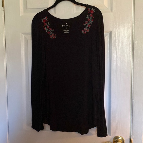 American Eagle black shirt with floral embroidery. Size Large. - Picture 2 of 4